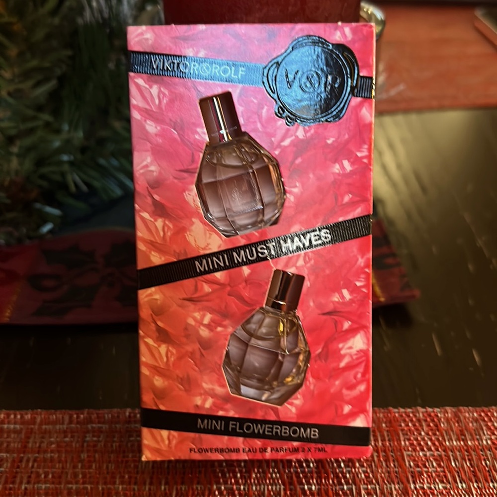 NEW Flowerbomb minis 2x7ml Eau de parfum